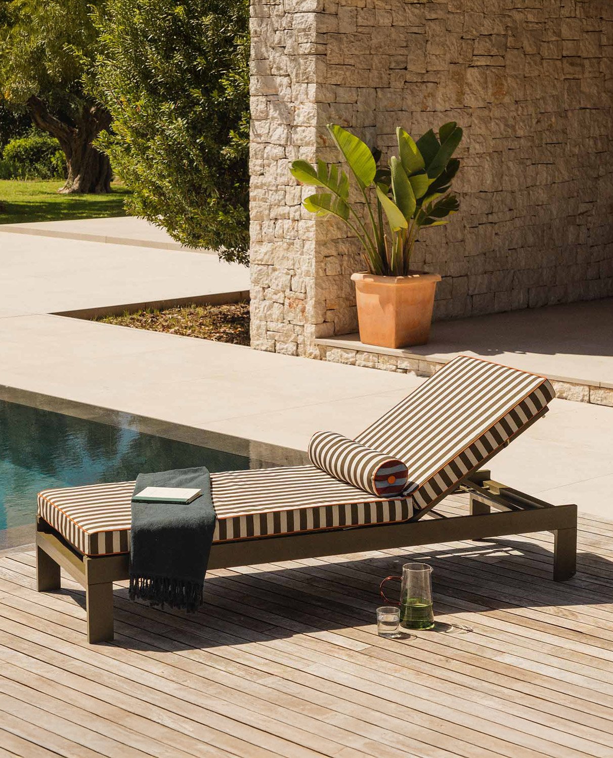 Tumbona Reclinable de Aluminio con Cojín a Rayas New Kreta, imagen de galería 2