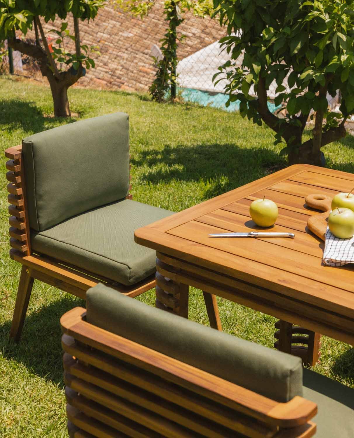 Silla de Exterior de Madera de Acacia con Cojines de Tela Hazan, imagen de galería 2