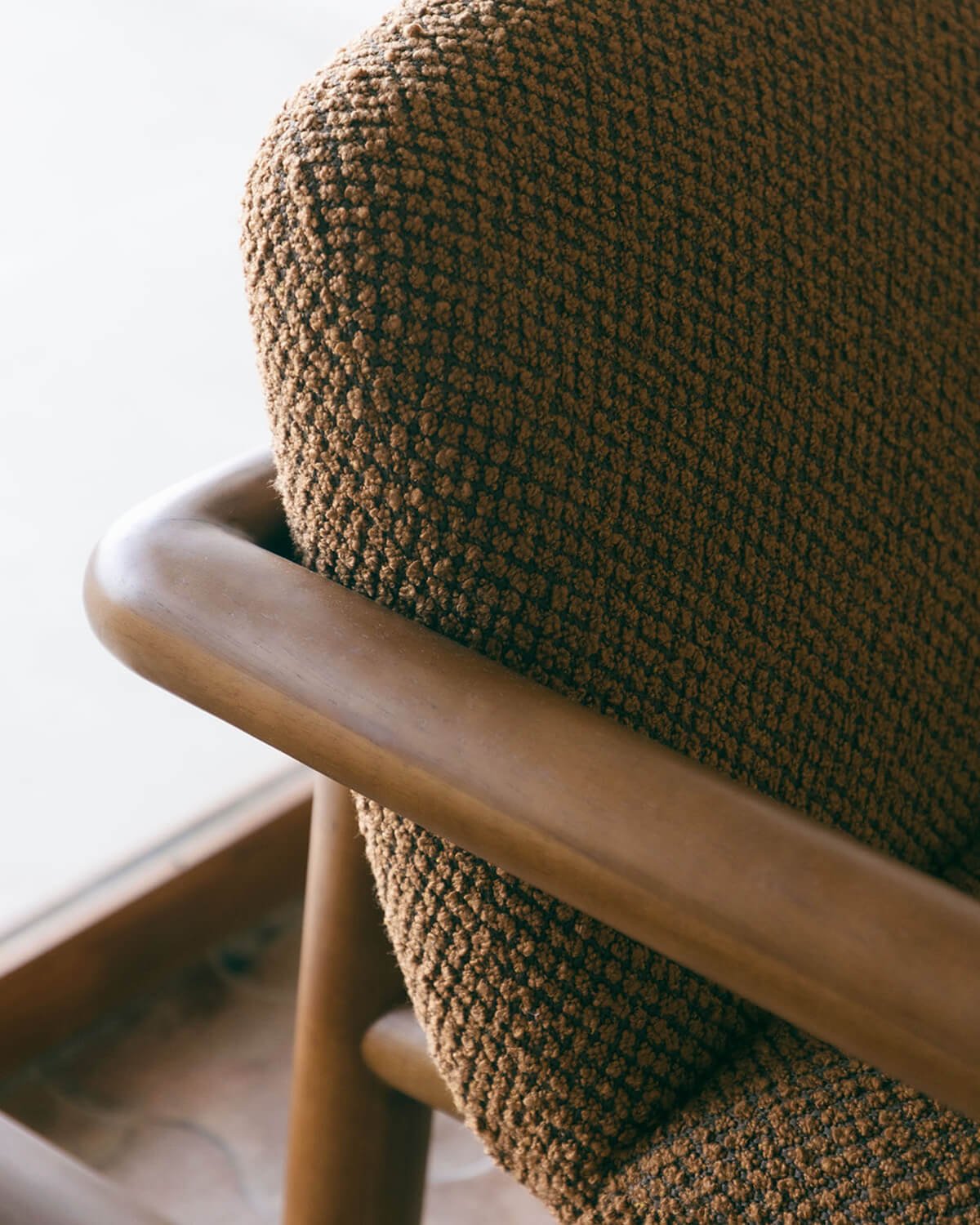 Sillón de Madera y Tela Maiel, imagen de galer&iacute;a 3