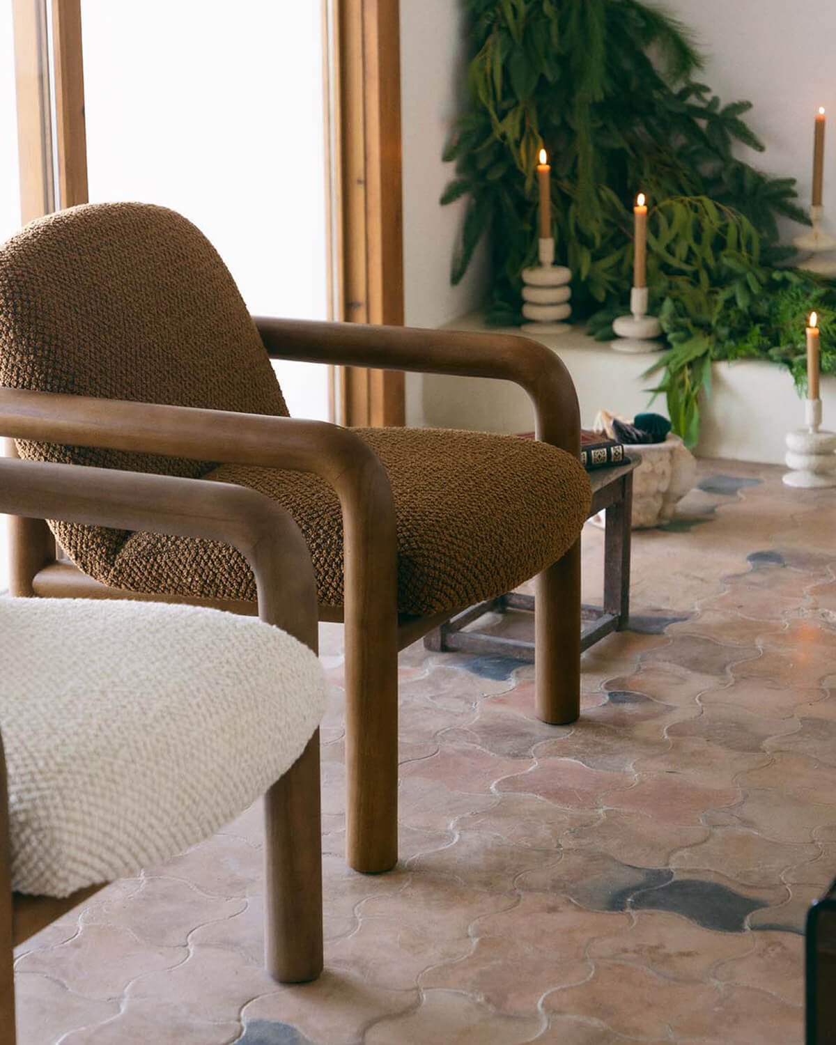 Sillón de Madera y Tela Maiel, imagen de galería 2