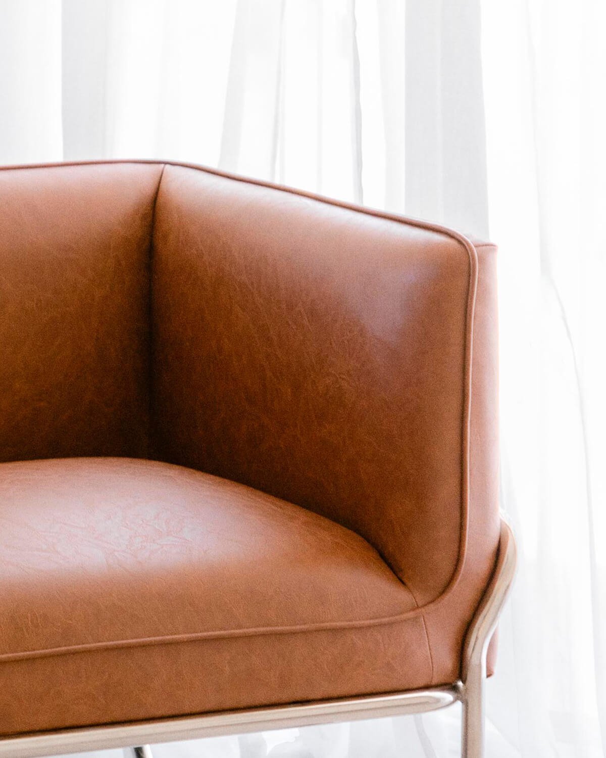 Sillón de Polipiel y Metal Marcellus, imagen de galería 3