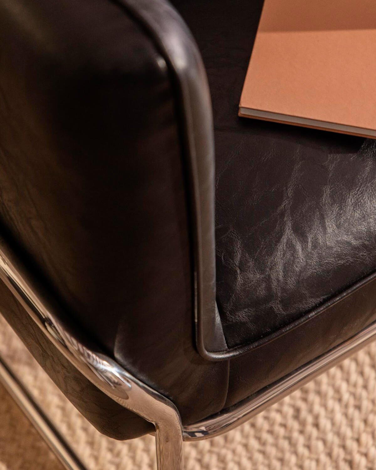 Sillón de Polipiel y Metal Marcellus, imagen de galería 3