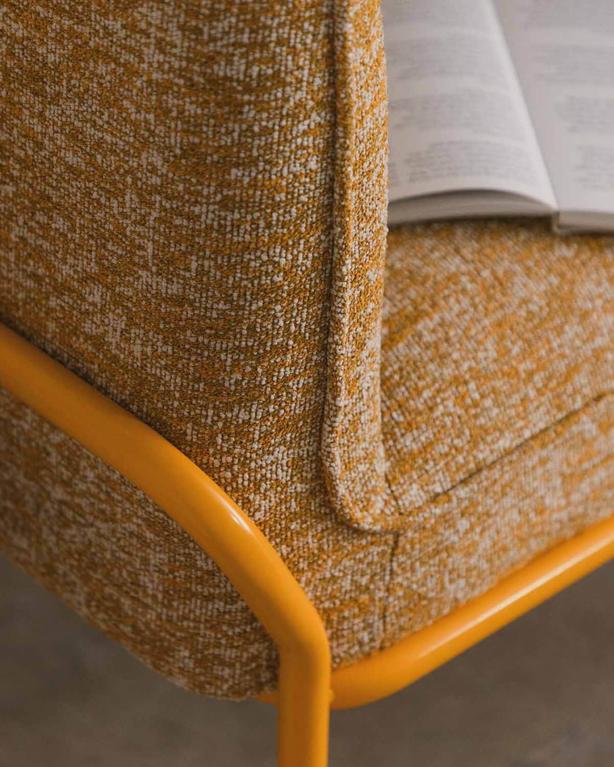 Sillón de Tela y Metal Marcellus  , imagen de galería 3