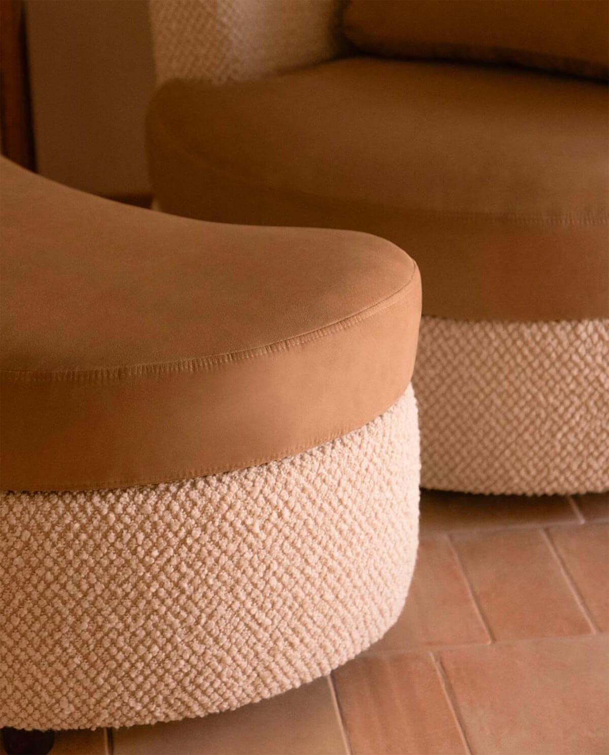 Sillón de Tela con 3 Cojines y Reposapiés Jace, imagen de galería 3