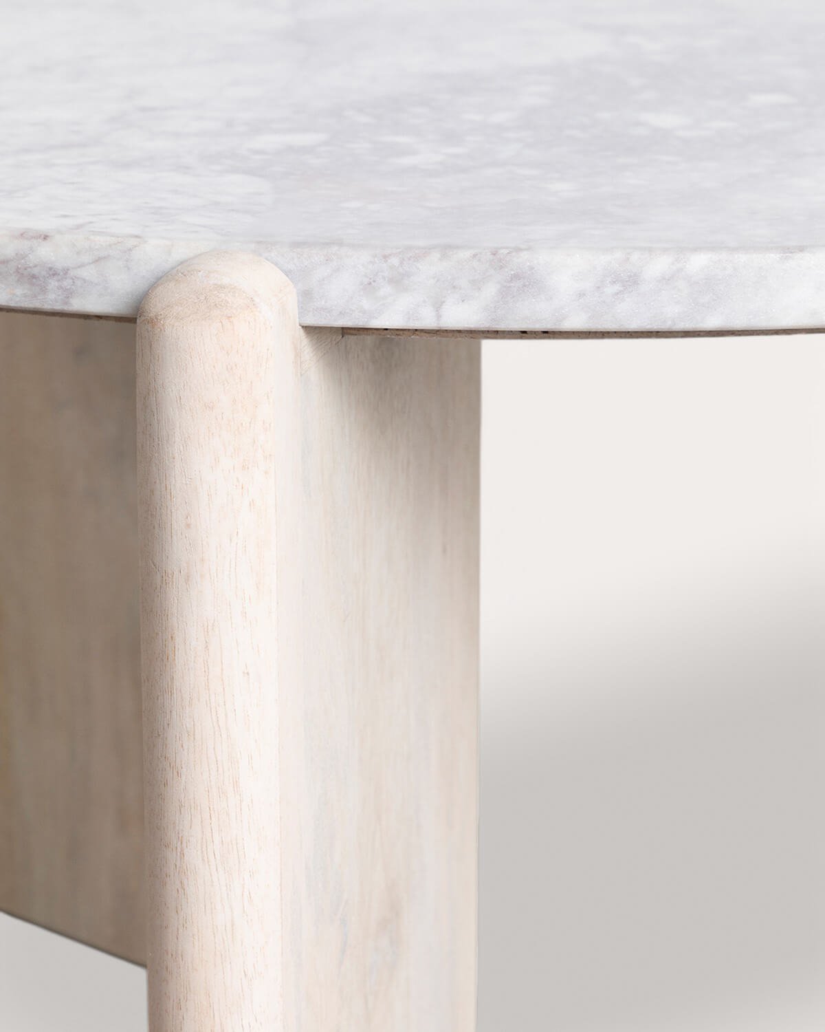 Mesa de Centro Redonda de Madera de Mango y Mármol (Ø86 cm) Crecia, imagen de galería 4