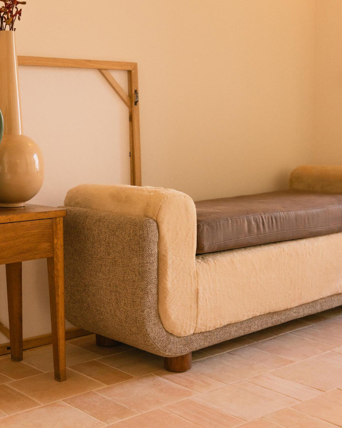 Banco de Tela y Madera Eamon , imagen de galería 3