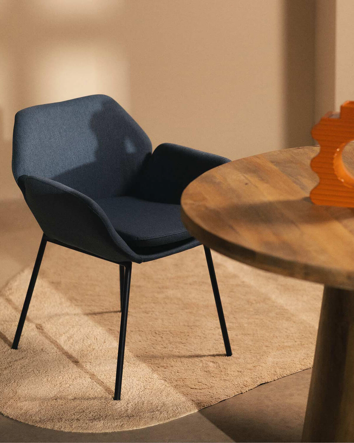 Silla de Comedor de Metal con Reposabrazos y Tela Eider, imagen de galería 2