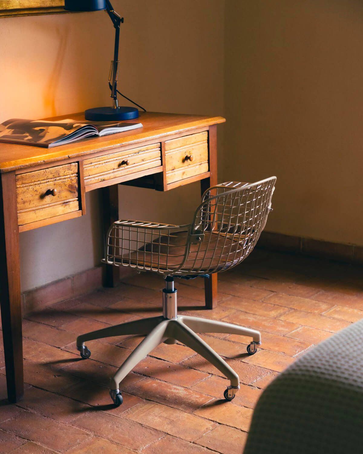 Silla de Escritorio Vintage con Respaldo Bajo de Metal Aras, imagen de galería 2