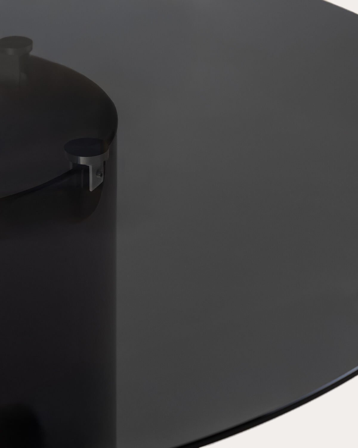 Mesa de Comedor Redonda de Cristal Templado (Ø140 cm) Kolu, imagen de galería 4