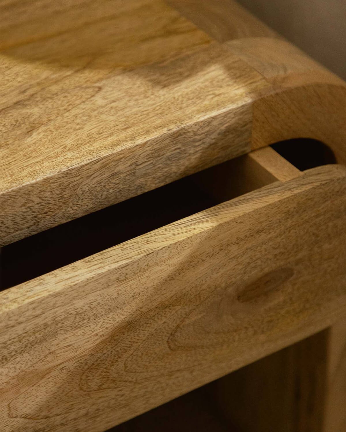 Mesita de Noche XL con Cajón de Madera de Mango (61x45,5 cm) Vanile, imagen de galería 3