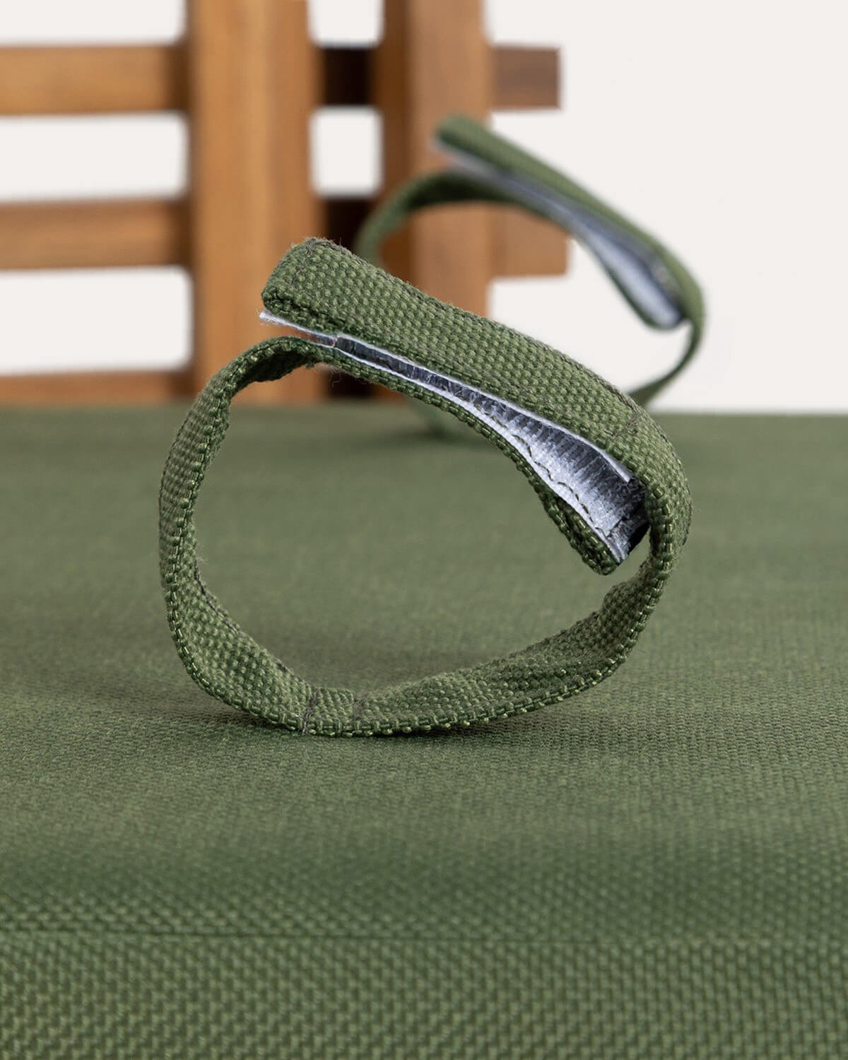 Silla de Exterior de Madera de Acacia con Cojines de Tela Hazan, imagen de galería 8