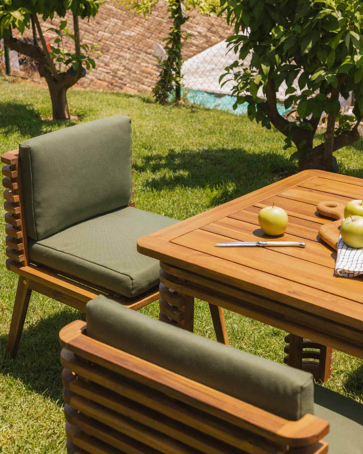 Silla de Exterior de Madera de Acacia con Cojines de Tela Hazan, imagen de galería 2