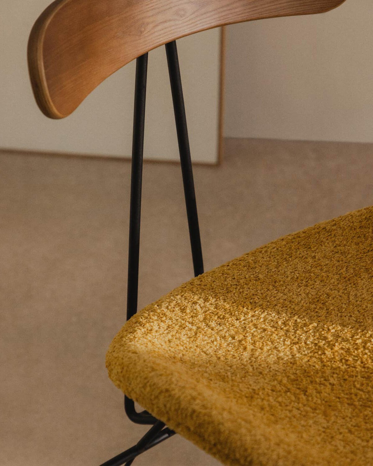 Silla de Comedor de Tela y Madera Brunela, imagen de galería 3