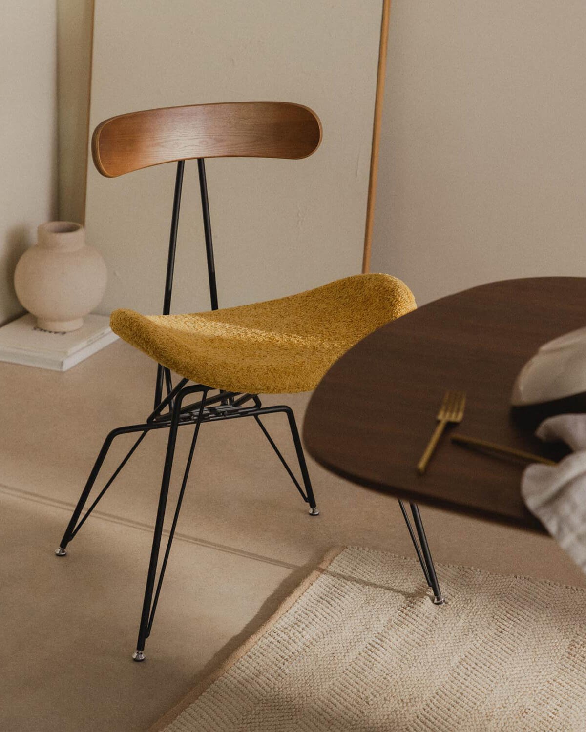 Silla de Comedor de Tela y Madera Brunela, imagen de galería 2