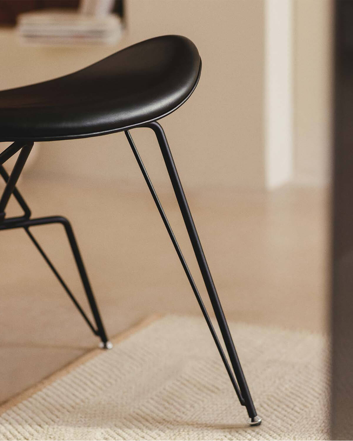 Silla de Comedor de Polipiel y Madera Brunela, imagen de galería 3