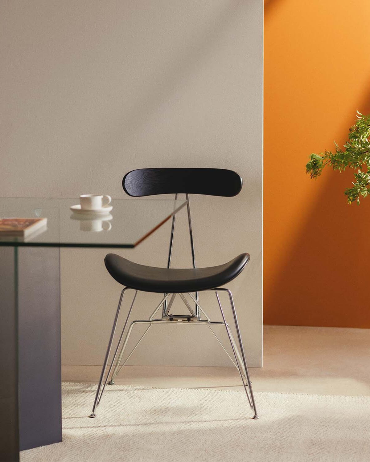 Silla de Comedor de Polipiel y Madera Brunela, imagen de galería 2