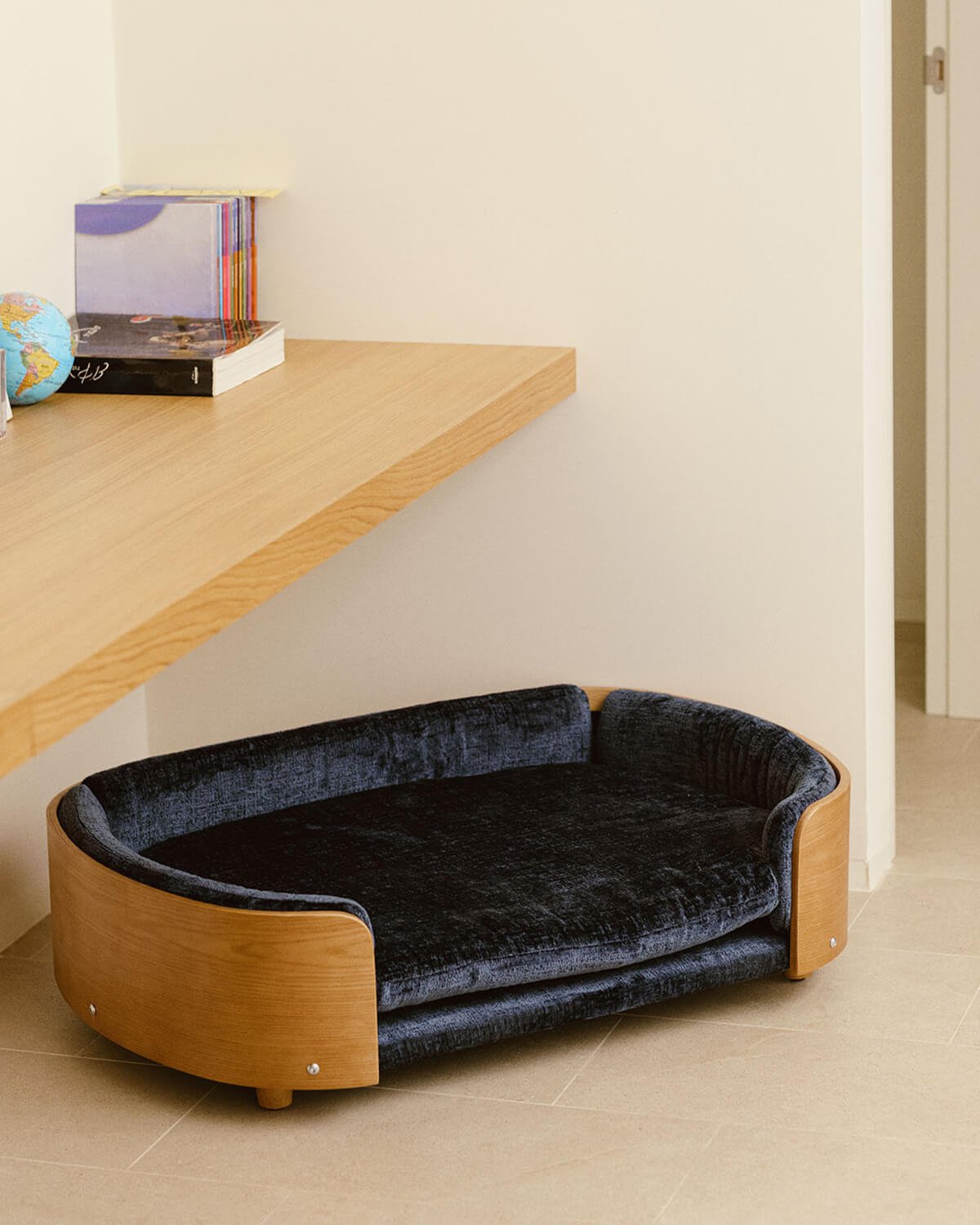 Cama para Perros y Gatos Ovalada de Madera Ueias, imagen de galería 2