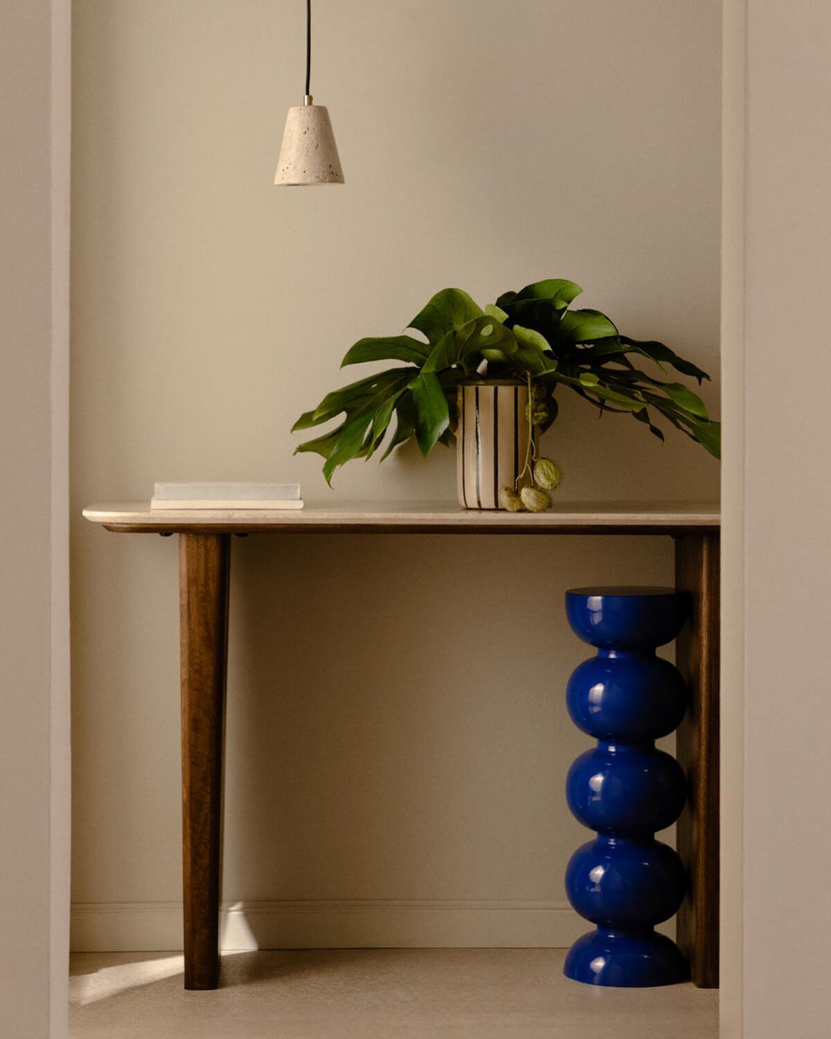 Consola de Mármol Egipcio y Madera de Mango (119,5x40 cm) Amatis, imagen de galería 2