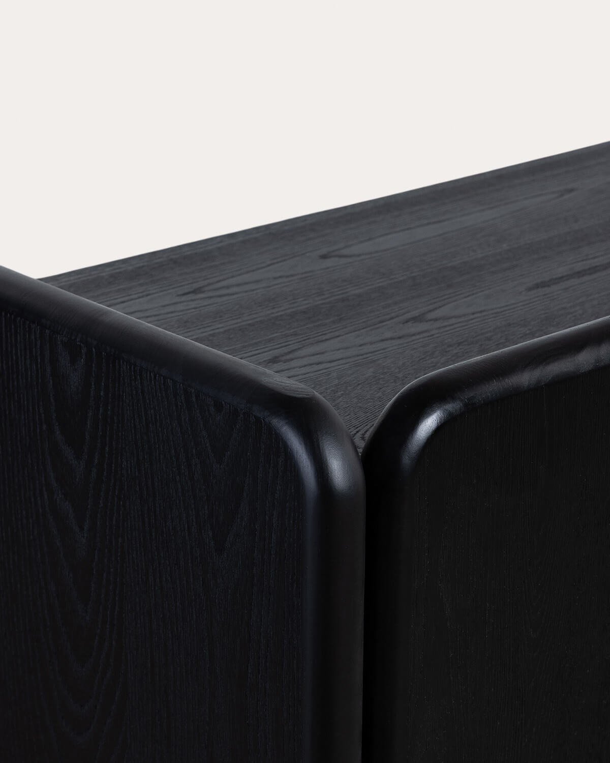 Aparador Bajo 4 Puertas de Madera de Pino y Madera de Olmo Kuroen, imagen de galería 9