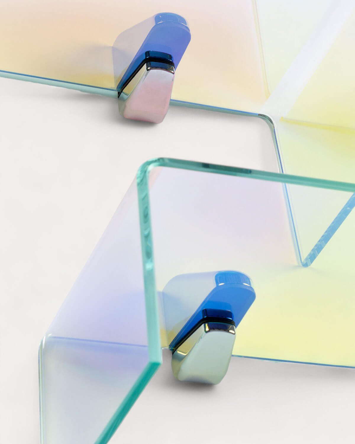 Conjunto de Estantes de Pared de Cristal Curvado Iris, imagen de galería 5