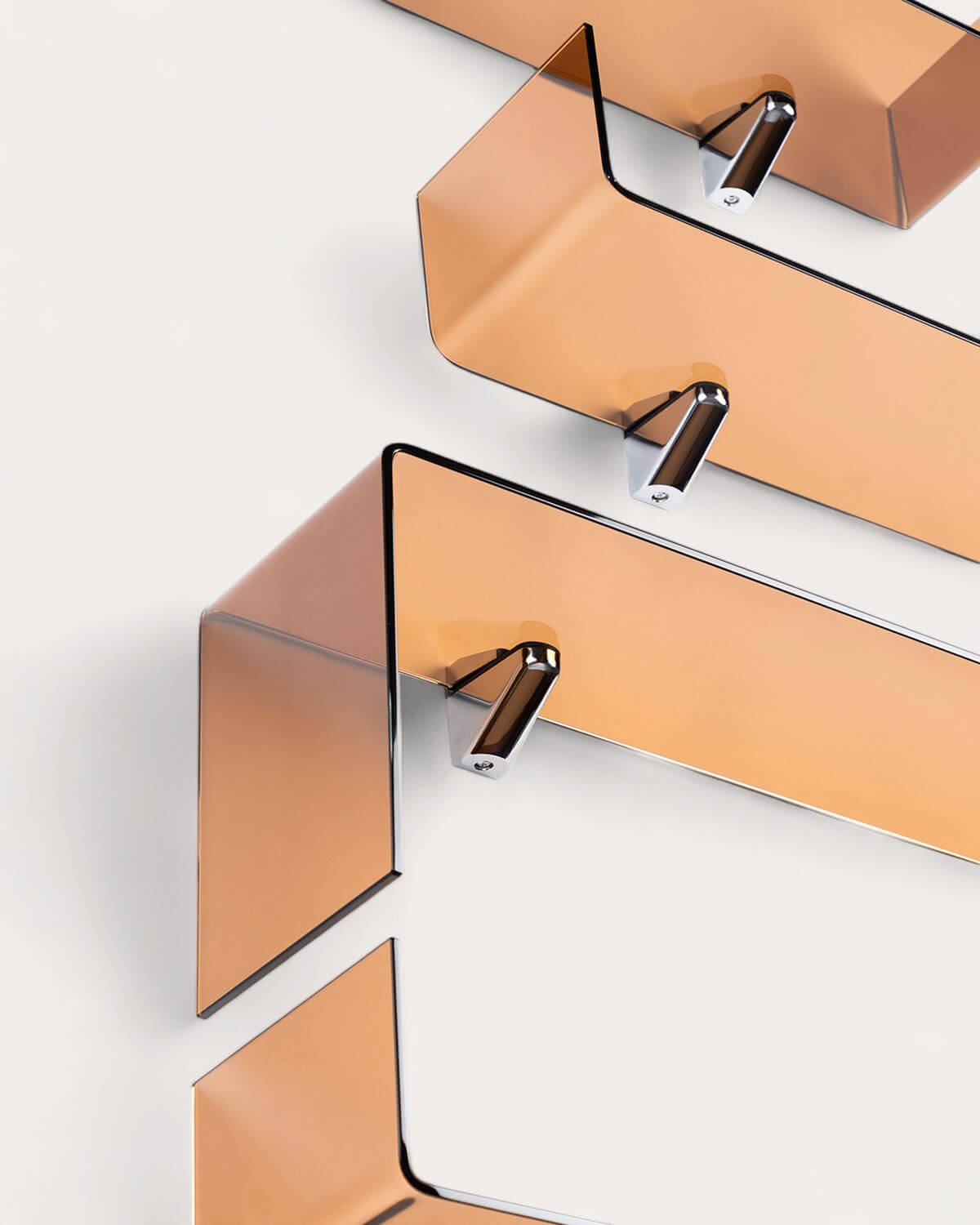 Conjunto de Estantes de Pared de Cristal Curvado Iris, imagen de galer&iacute;a 3