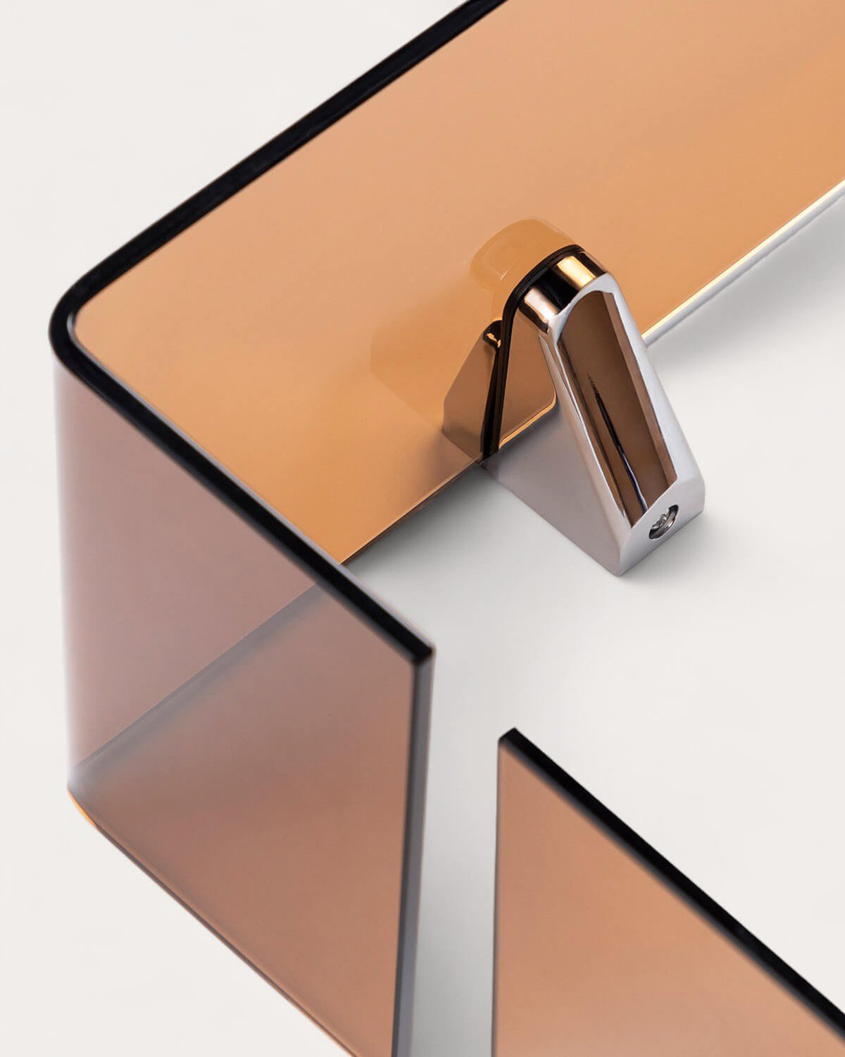 Set de 2 Estantes de Pared de Cristal Curvado Iris, imagen de galería 2