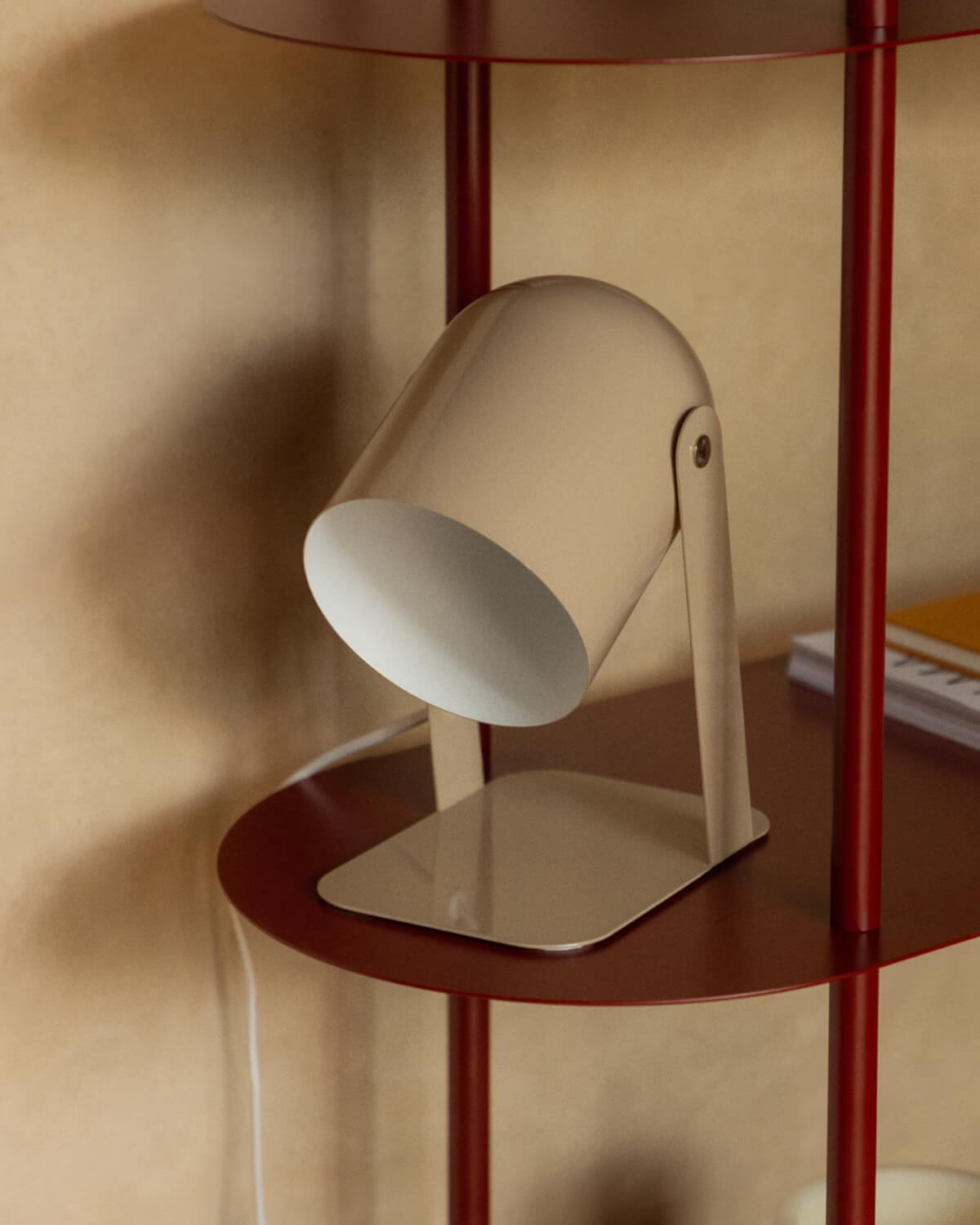 Lámpara de Mesa de Metal Marís, imagen de galería 2