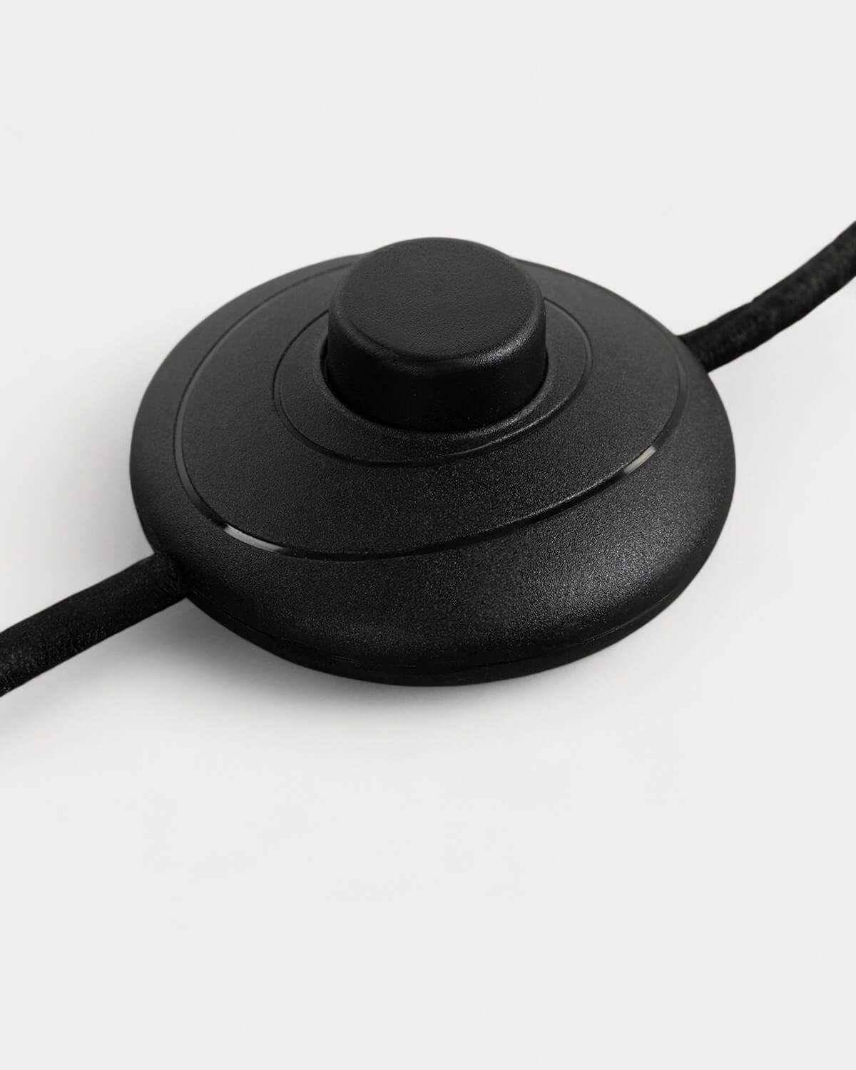 Lámpara de Pie de Metal Caira, imagen de galería 7