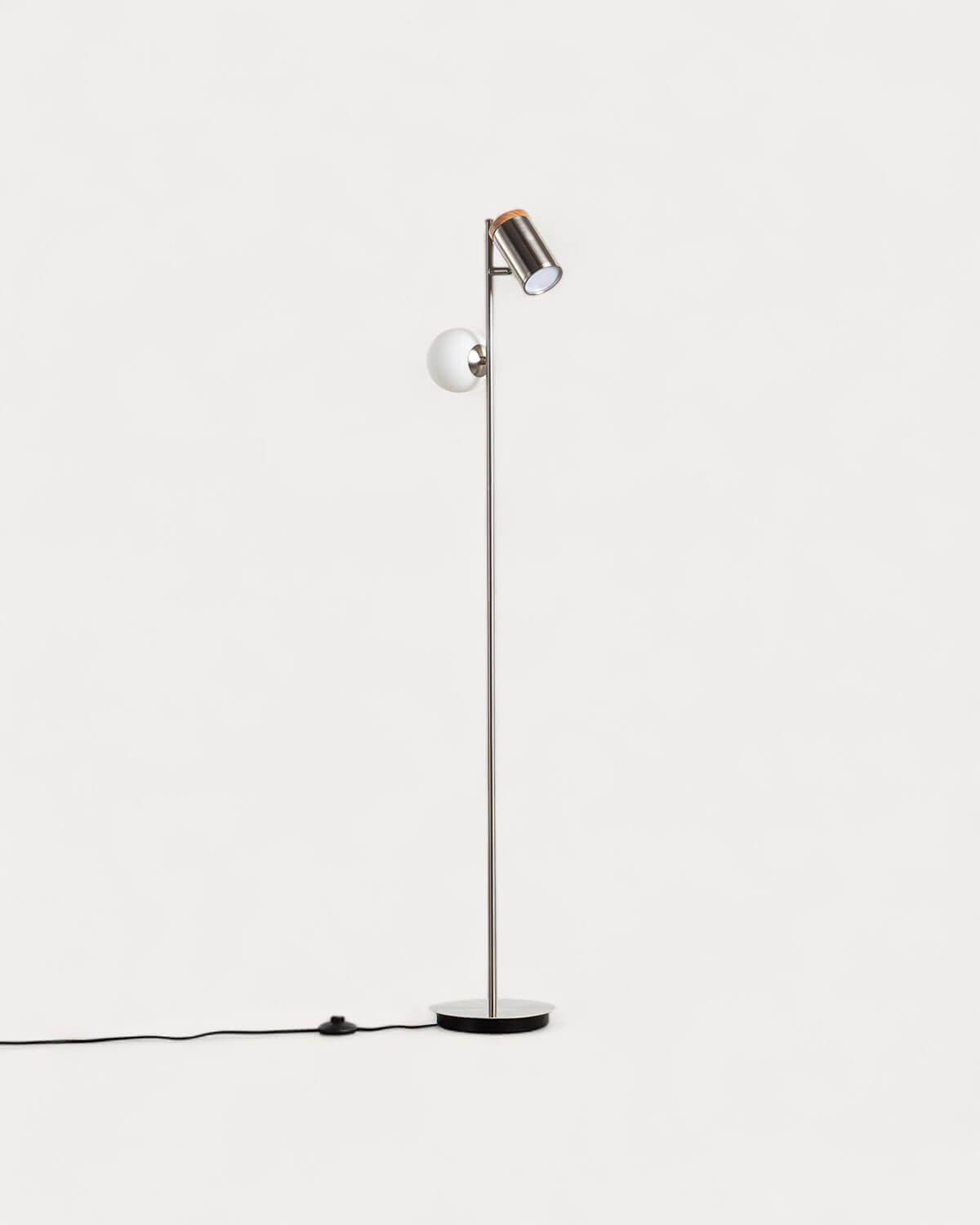 Lámpara de Pie de Metal Caira, imagen de galería 1