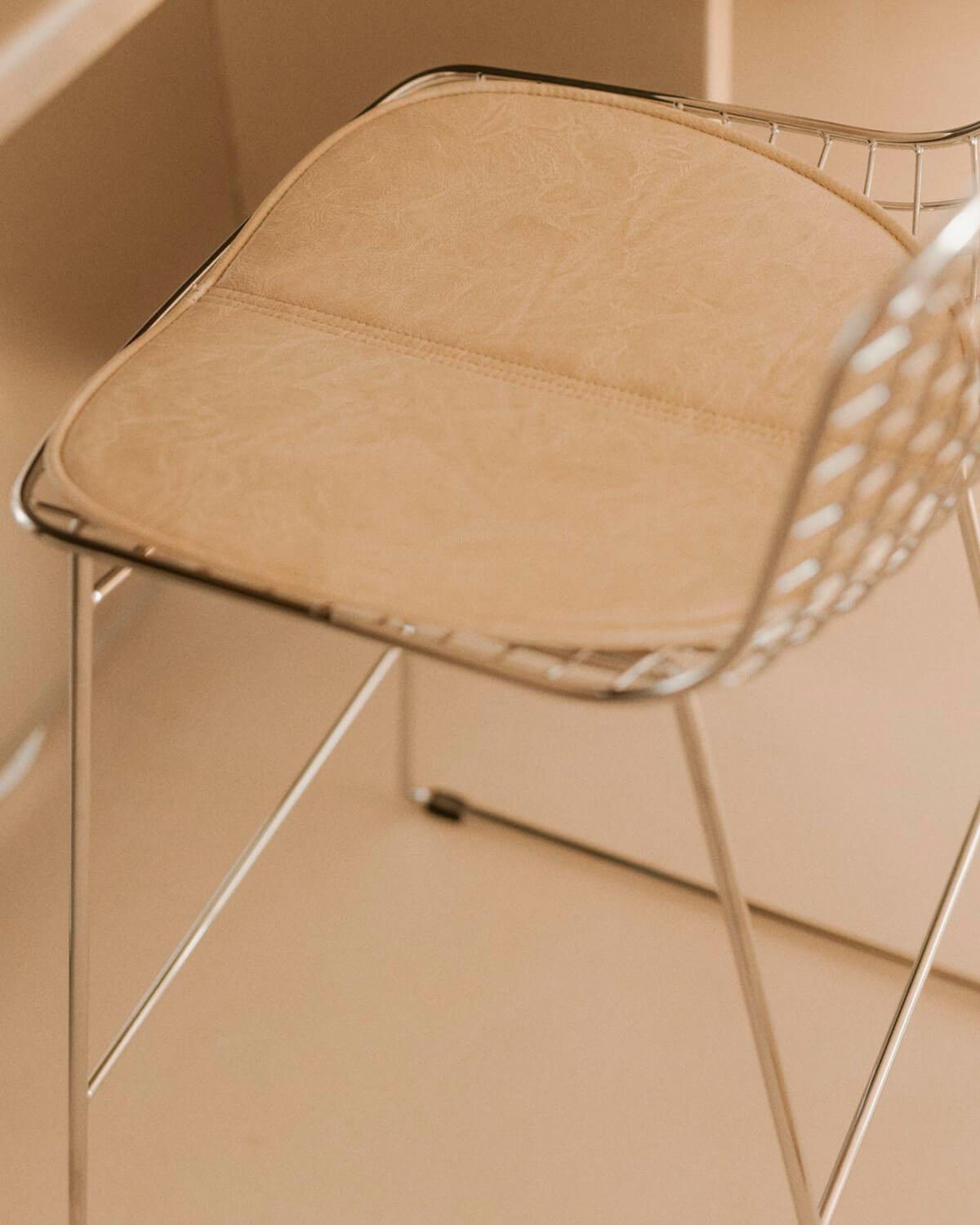 Cojín Rectangular de Polipiel (42,5x41 cm) para Silla Aras, imagen de galería 3