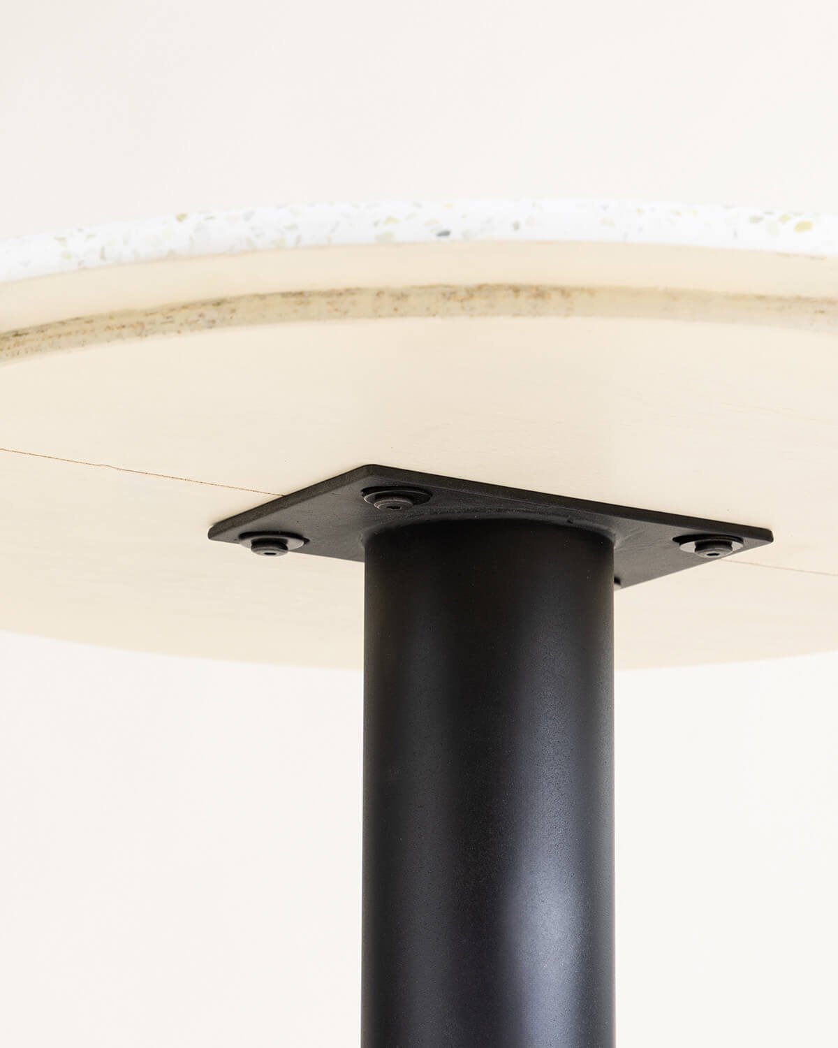 Mesa de Comedor Redonda de Terrazo (Ø70 cm) Habana , imagen de galer&iacute;a 3