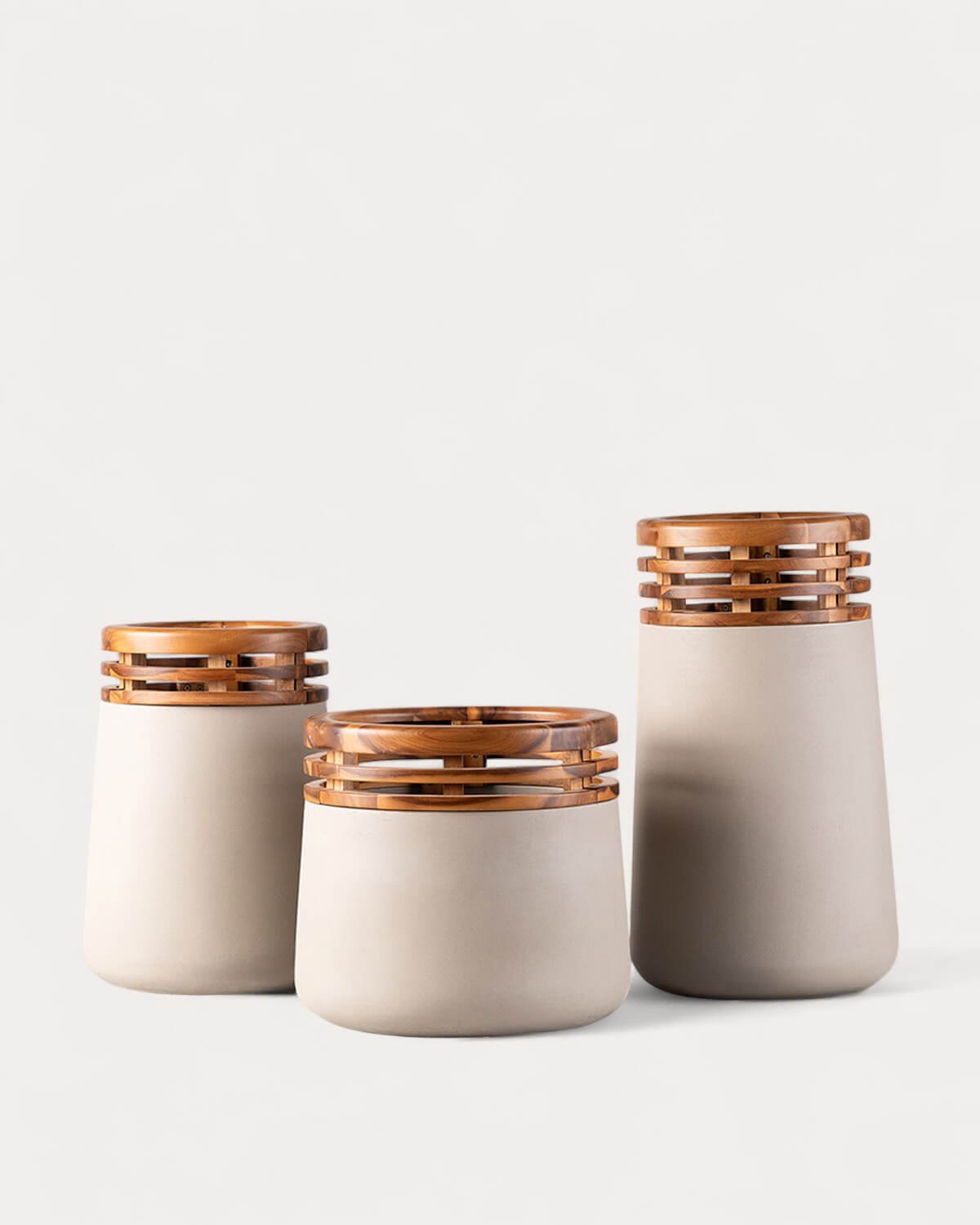 Conjunto 3 Maceteros de Hormigón y Madera de Acacia Hazan, imagen de galería 1