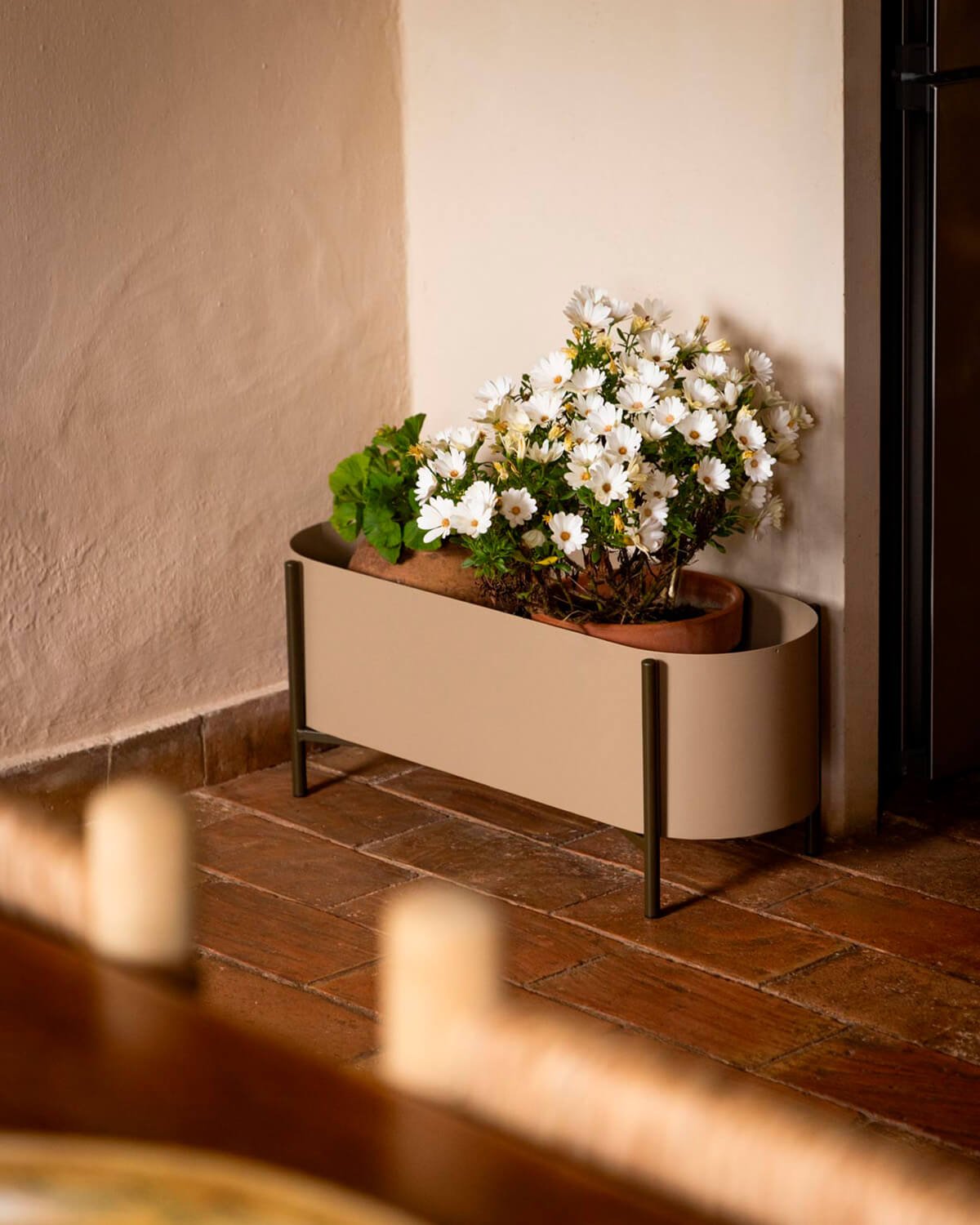 Jardinera de Metal Eliam, imagen de galería 2