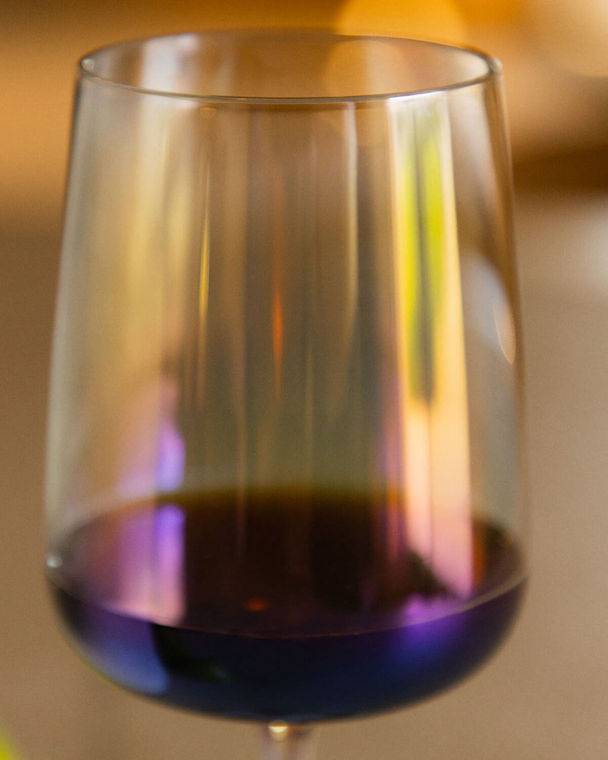 Pack 4 Copas Vino Tinto de Cristal Iridiscente Odin, imagen de galería 3