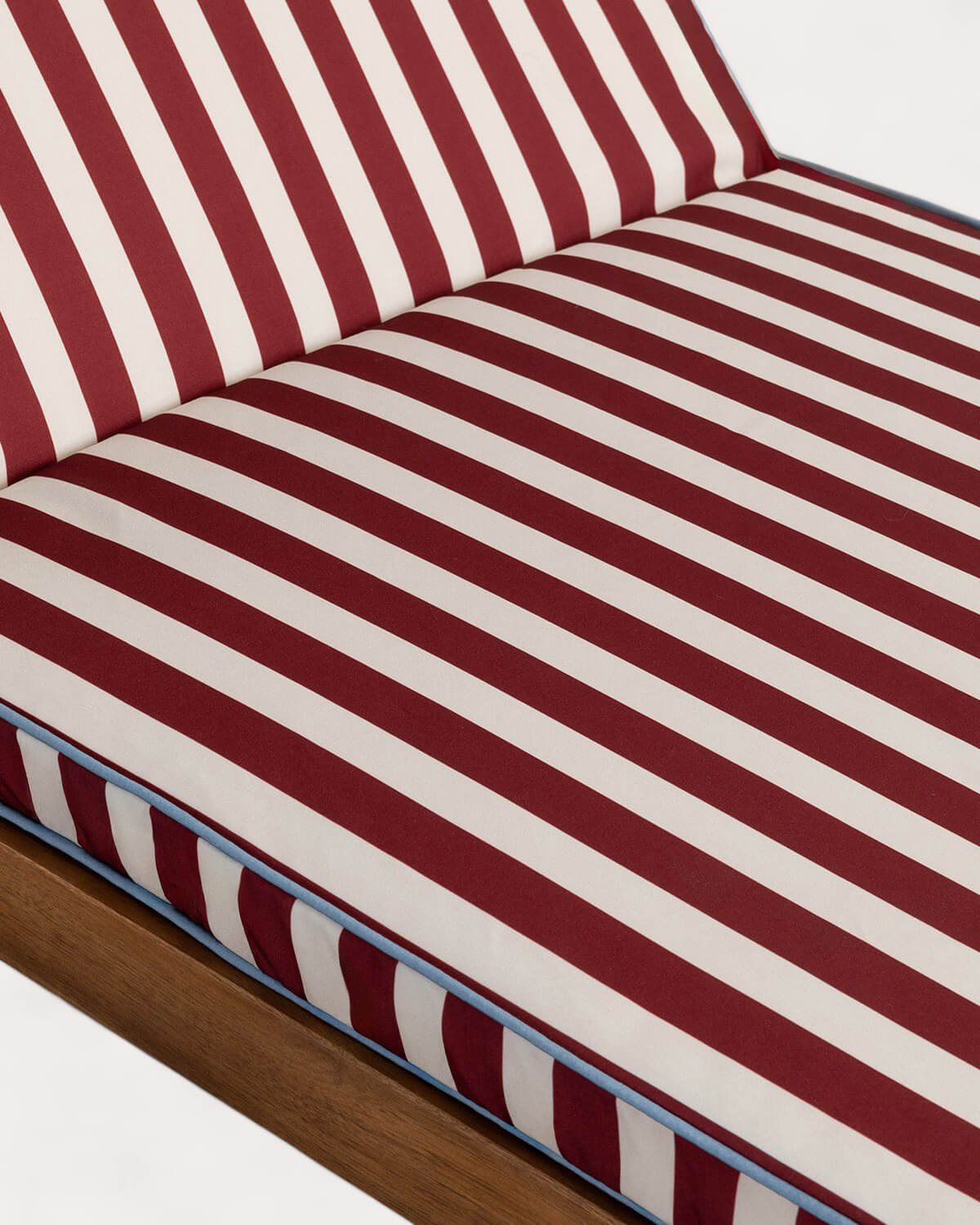 Set de Tumbona y Mesa Auxiliar de Madera de Acacia (45x45 cm) Hazan, imagen de galería 4