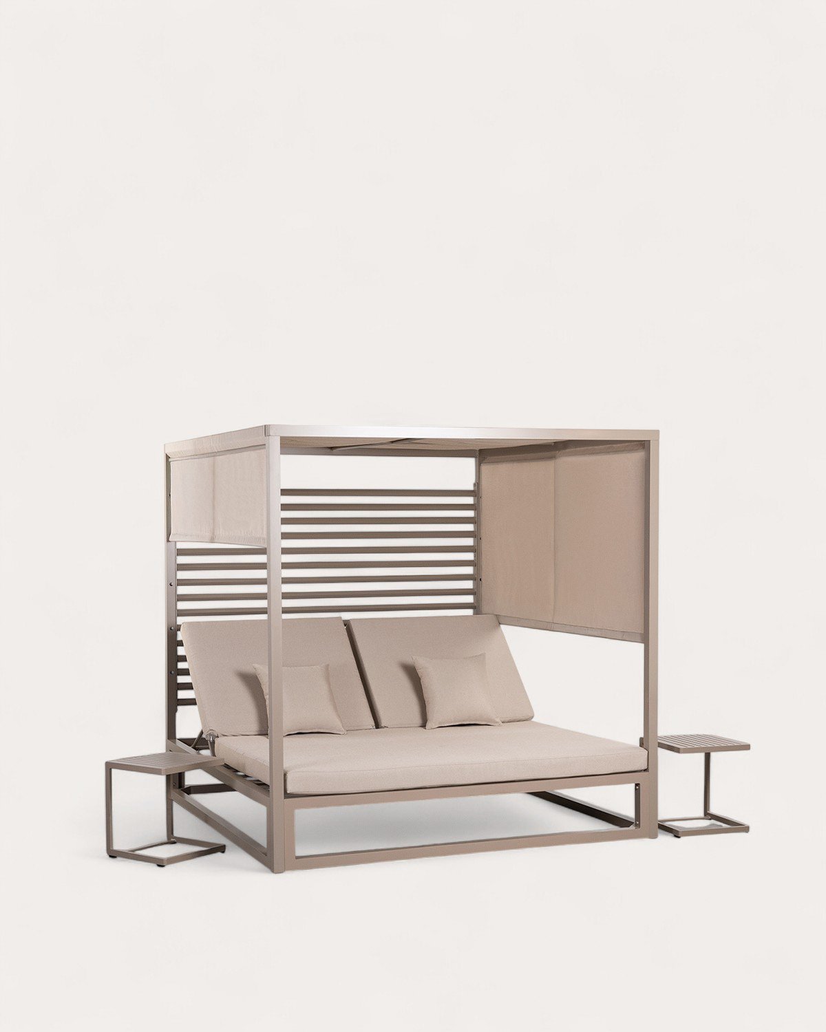 Set de Cama Balinesa Reclinable Mersia y 2 Mesas Auxiliares de Aluminio (40x40 cm) Kreta Colours, imagen de galería 1