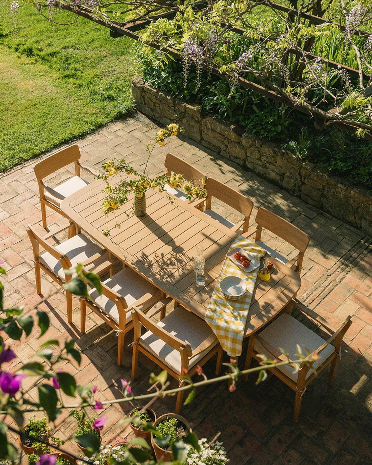 Set de Mesa Rectangular (240x100 cm) y 8 Sillas con Reposabrazos de Madera de Acacia de Exterior Marla, imagen de galer&iacute;a 2