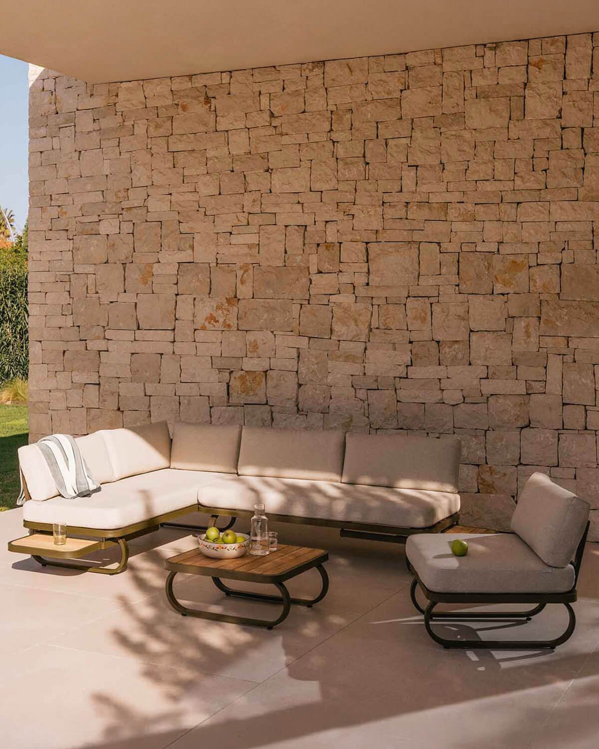 Set de Jardín con 2 Sofás, 1 Sillón y Mesa de Centro de Madera de Teca y Metal Emilia, imagen de galer&iacute;a 2