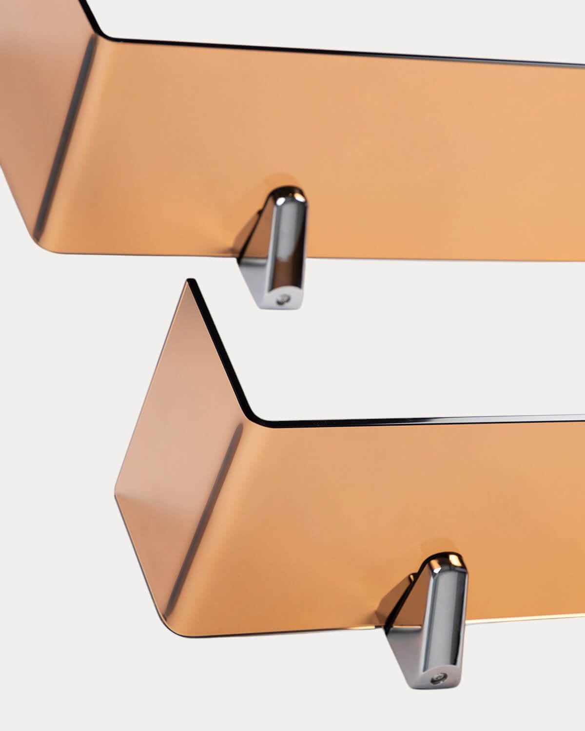 Set de 2 Estantes de Pared de Cristal Curvado en L Iris, imagen de galer&iacute;a 6