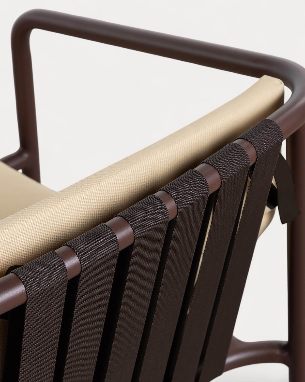 Silla de exterior con reposabrazos de aluminio y tela Vinke, imagen de galer&iacute;a 6