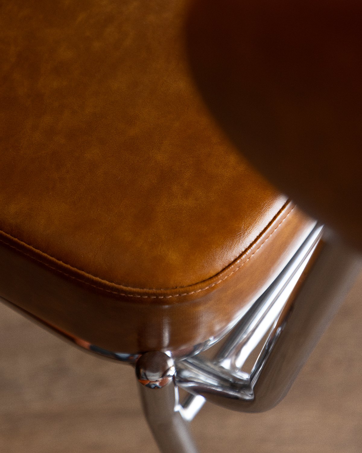 Silla de Comedor de Polipiel y Metal Elin , imagen de galería 6