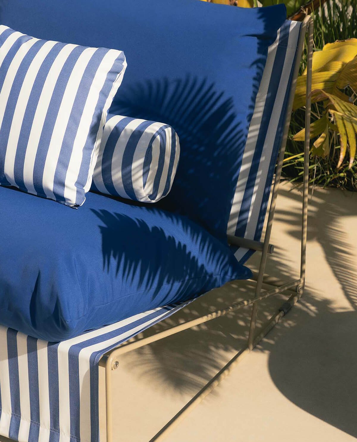 Sillón de Metal y Asiento de Tela Carpa, imagen de galer&iacute;a 3