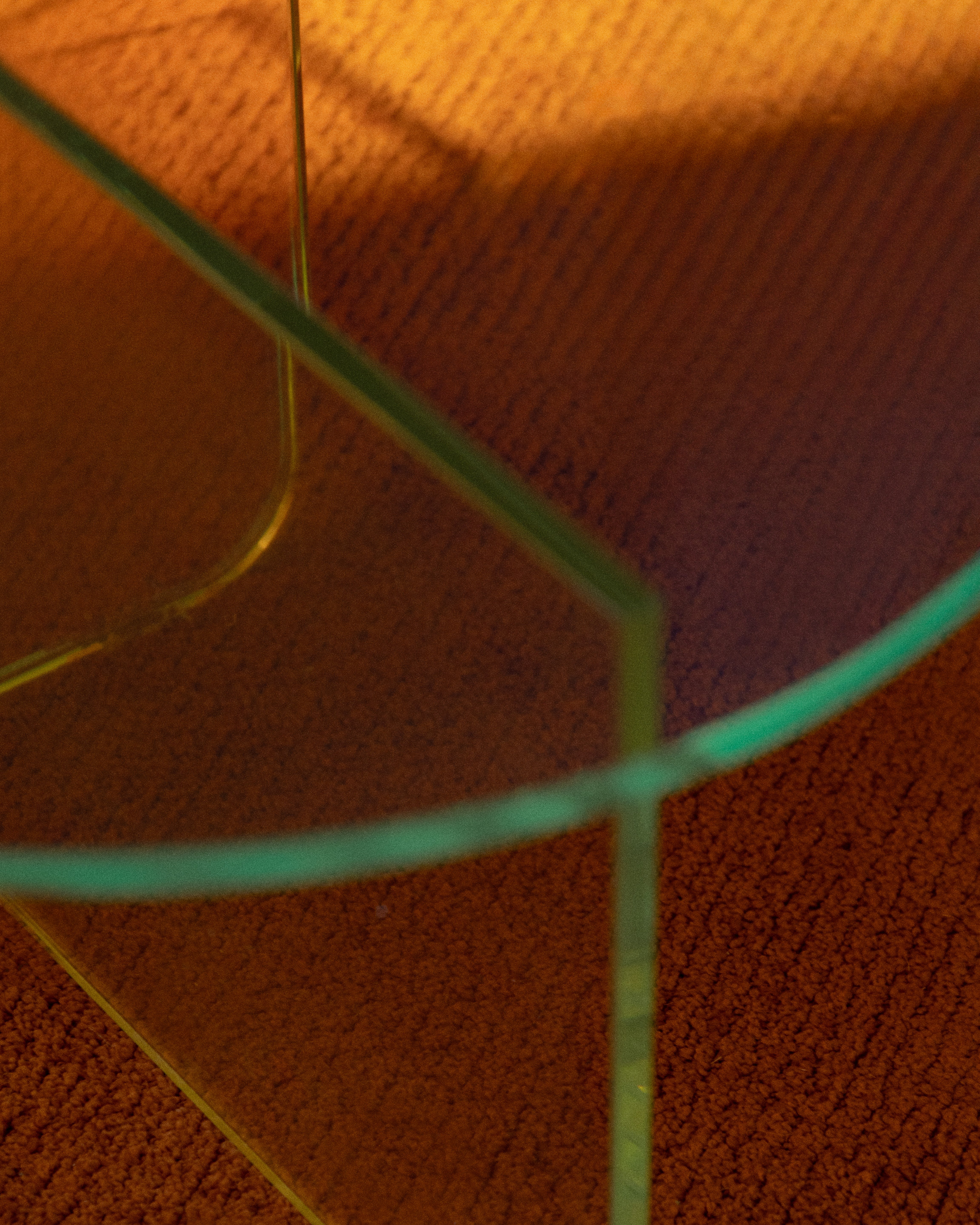 Mesa de Centro Ovalada Iridiscente de Cristal Templado (90x50 cm) Iris, imagen de galer&iacute;a 6