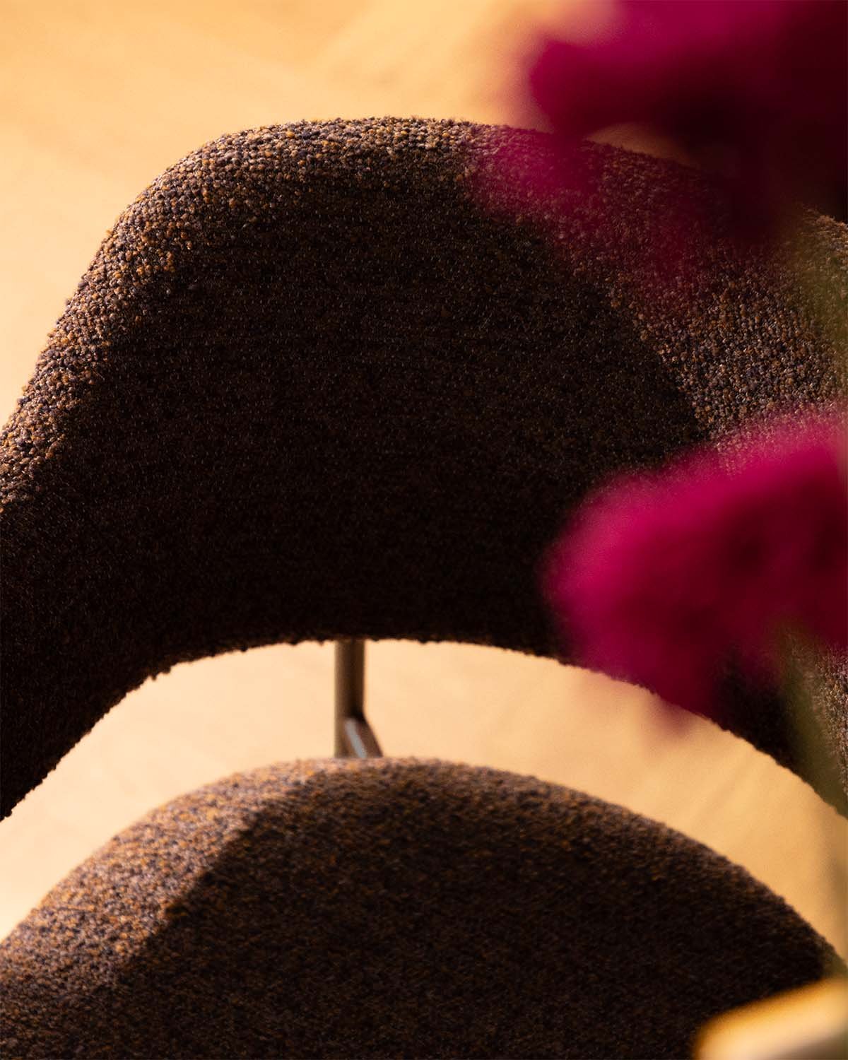 Silla de Comedor con Reposabrazos de Tela y Metal Stana, imagen de galer&iacute;a 3