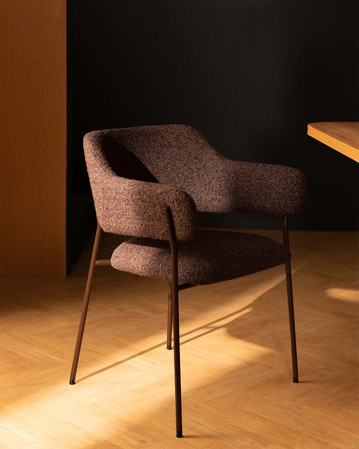 Silla de Comedor con Reposabrazos de Tela y Metal Stana, imagen de galer&iacute;a 2