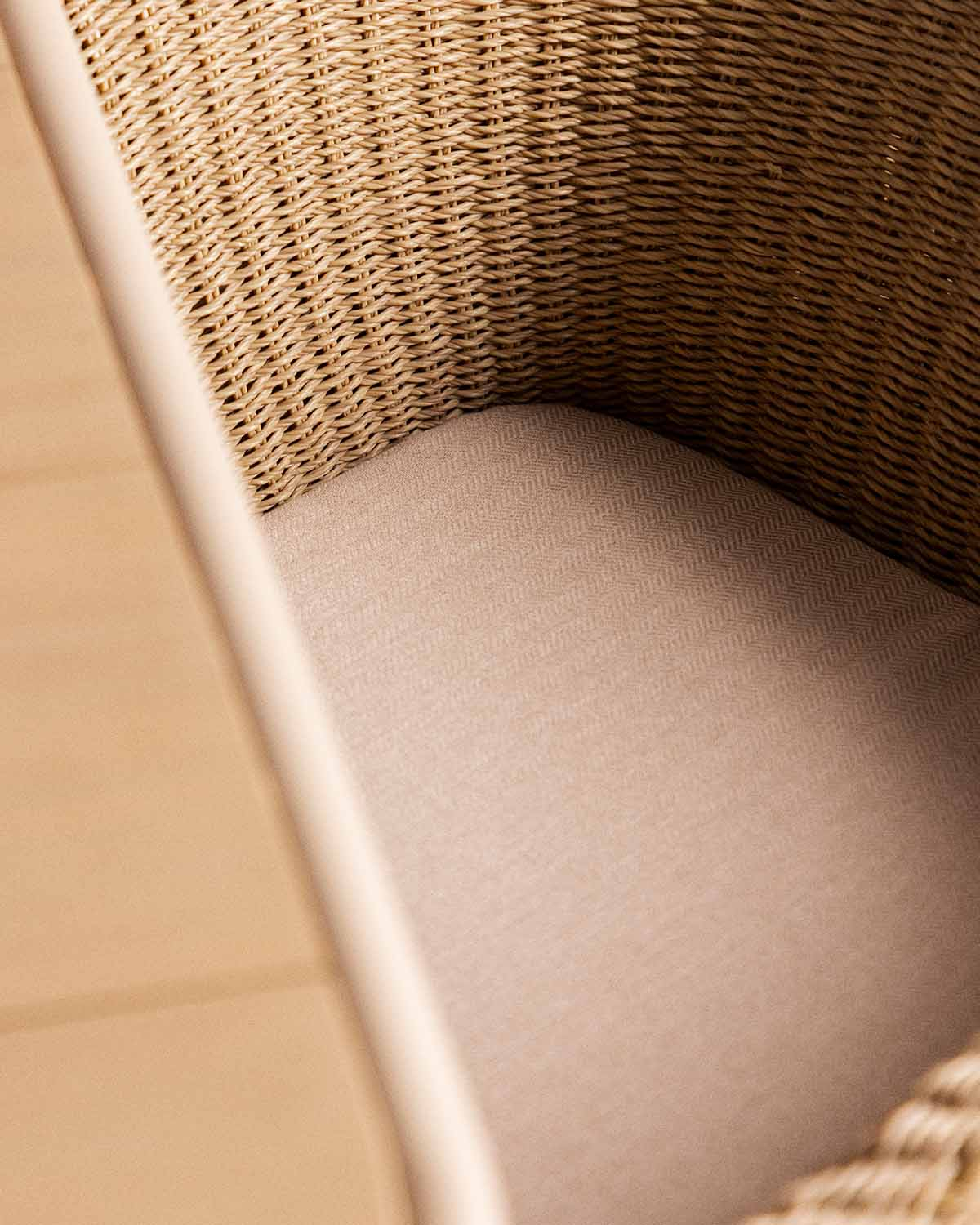 Set de Mesa de Comedor Rectangular (240x110 cm) y 8 Sillas de Madera de Acacia y Metal Caitlyn, imagen de galer&iacute;a 3