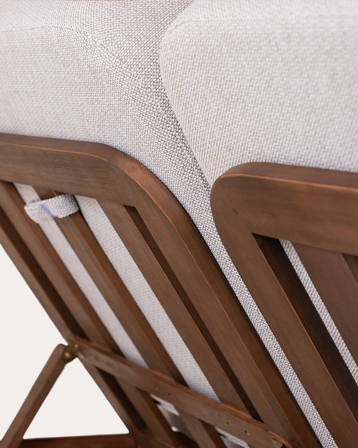 Cama Balinesa Reclinable de Madera de Eucalipto y Tela Zoier, imagen de galer&iacute;a 10