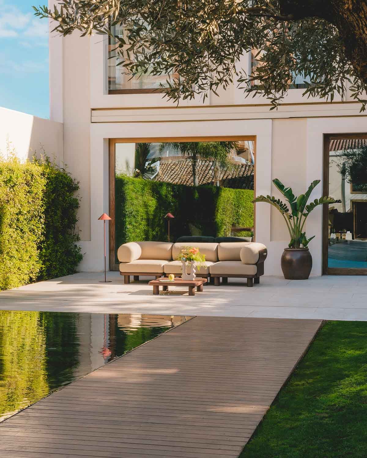 Conjunto de Jardín con 2 Módulo Esquinero, Módulo Central y Mesa de Centro de Aluminio y Tela Lantana, imagen de galer&iacute;a 2