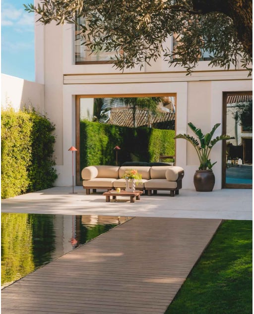 Conjunto de Jardín con 2 Módulo Esquinero, Módulo Central y Mesa de Centro de Aluminio y Tela Lantana