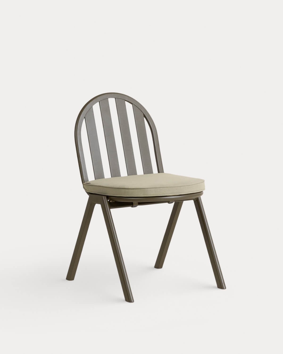 Silla de comedor de aluminio y tela Llibet